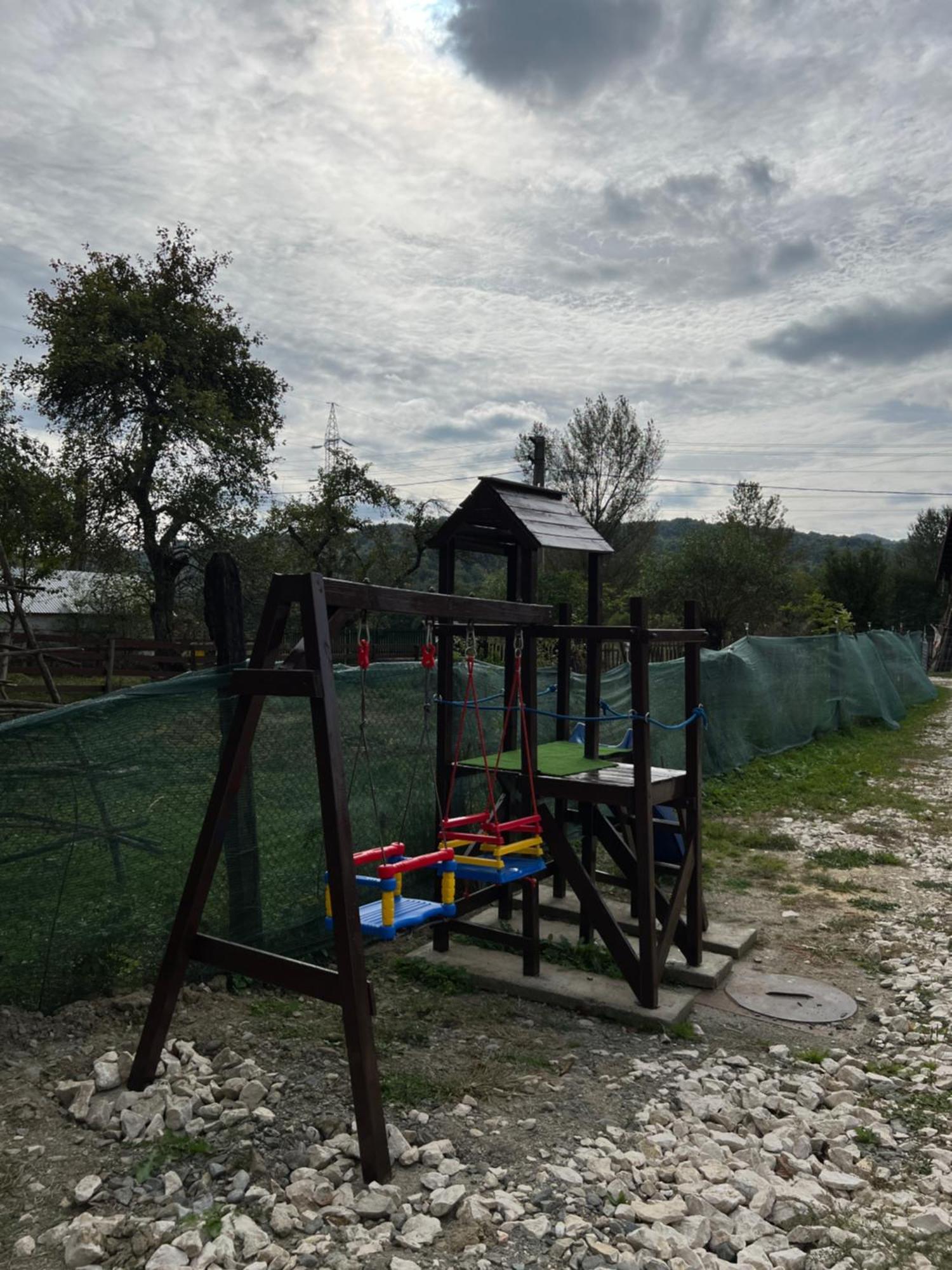 Casa Lupilor Transfagarasan Villa Căpăţîneni-Ungureni Exteriör bild